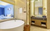 Туры в отель Ramada Plaza by Wyndham Dongxing Citycenter