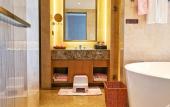 Туры в отель Ramada Plaza by Wyndham Dongxing Citycenter