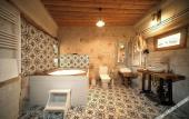 Туры в отель Pigeon Hotel