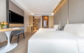 Туры в отель Atour Hotel  of  Chongqing Middle Road  North Railway  Station