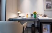 Туры в отель Atour Hotel Golden Eagle Plaza, West Lake Road, Suqian