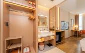 Туры в отель Rezen Longuu Hotel (Shenzhen Longgang Universiade Center Station)