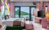 Туры в отель Wyndham Grand Plaza Royale Peach Blossom Hot Springs Resort Hunan