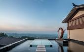 Туры в отель Wyndham Grand Plaza Royale Peach Blossom Hot Springs Resort Hunan