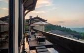 Туры в отель Wyndham Grand Plaza Royale Peach Blossom Hot Springs Resort Hunan