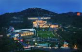 Туры в отель Wyndham Grand Plaza Royale Peach Blossom Hot Springs Resort Hunan