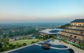 Туры в отель Wyndham Grand Plaza Royale Peach Blossom Hot Springs Resort Hunan