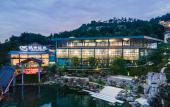 Туры в отель Wyndham Grand Plaza Royale Peach Blossom Hot Springs Resort Hunan