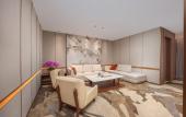 Туры в отель Golden Tulip Qingdao Hongdao International Exhibition Center Hotel