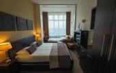 Туры в отель Hotel Chariot