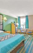 Туры в отель Super 8 by Wyndham Toronto East ON