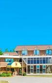 Туры в отель Super 8 by Wyndham Toronto East ON