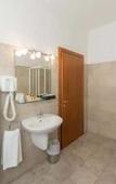 Туры в отель Hotel Lux