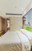 Туры в отель Vienna 3 Best Hotel (Shenzhen Qianhai Bao'an Center Happy Harbor Ferris Wheel)