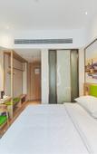 Туры в отель Vienna 3 Best Hotel (Shenzhen Qianhai Bao'an Center Happy Harbor Ferris Wheel)