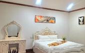 Туры в отель MONSANE VILLA (Centrally located, opposite the night market)