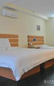 Туры в отель Yitel Collection Hotel (Qingdao Shandong Road Central Business District Wanda Plaza)
