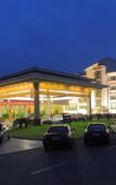 Туры в отель Hengdian World Studios · Grand Hotel (Near Qin Dynasty Palace & Riverside Scene Qingming Picture)
