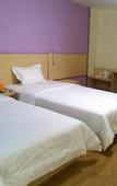 Туры в отель 7Days Inn Hotel (Zhengzhou Erqi Square Renmin Road Subway Station)