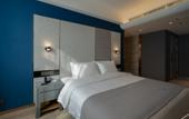 Туры в отель LANOU Hotel (Feng County Zhongyang Dadao)