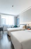 Туры в отель Chengdu Joy City Wuhou Avenue Metro Station Atour X Hotel