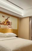 Туры в отель Vienna Hotel (Qingdao Jinshatan Branch, Xuejiadao Metro Station Branch)