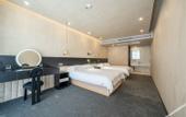 Туры в отель Floating Hideaway Mountain Stone Stream Hotel