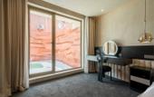 Туры в отель Floating Hideaway Mountain Stone Stream Hotel