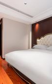 Туры в отель Floral Hotel · Hengdian Qingyan Hotel (Huaxia Cultural Park Store)