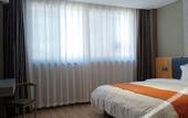 Туры в отель Rujia Ruibai Cloud Hotel (Xuzhou Guishan Scenic Area Polar Ocean World Branch)
