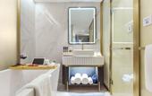 Туры в отель Kuanrong Suites Hotel (Liangjiang love sea shopping park)