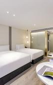 Туры в отель Kuanrong Suites Hotel (Liangjiang love sea shopping park)