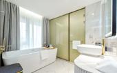 Туры в отель Kuanrong Suites Hotel (Liangjiang love sea shopping park)