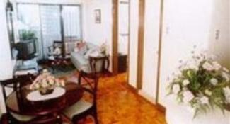 Makati Prime Tower Suites 3*