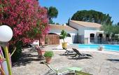 Туры в отель Logis Hotel les Aubuns Country Hotel