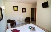 Туры в отель Hotel Les Bellugues