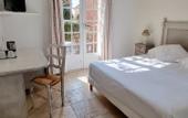 Туры в отель Castillon des Baux