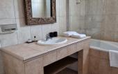 Туры в отель Castillon des Baux
