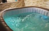 Туры в отель La suite inoubliable Avec jacuzzi