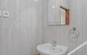 Туры в отель RedDoorz @ Jalan Biak Roxy Jakarta