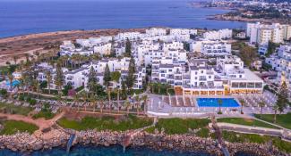 Family Life Nausicaa Beach 4*