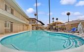 Туры в отель Super 8 by Wyndham Los Angeles-Culver City Area