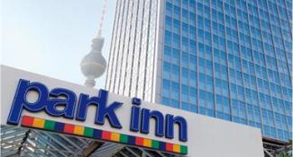 Park Inn by Radisson Hotel Berlin Alexanderplatz 4*