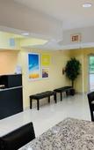 Туры в отель Days Inn & Suites by Wyndham Tampa/Raymond James Stadium