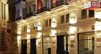 Petit Palace Plaza de la Reina 3*