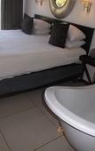 Туры в отель Old Mill Lodge, Working Ostrich Farm & Restaurant, Oudtshoorn