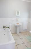Туры в отель Loerie Guesthouse