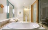 Туры в отель Renaissance Phuket Resort & Spa