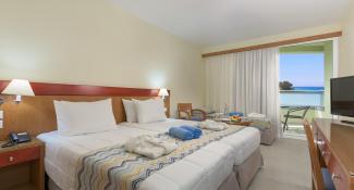 Avra Beach Resort Hotel & Bungalows 4*