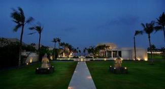 The Royal Santrian 5*